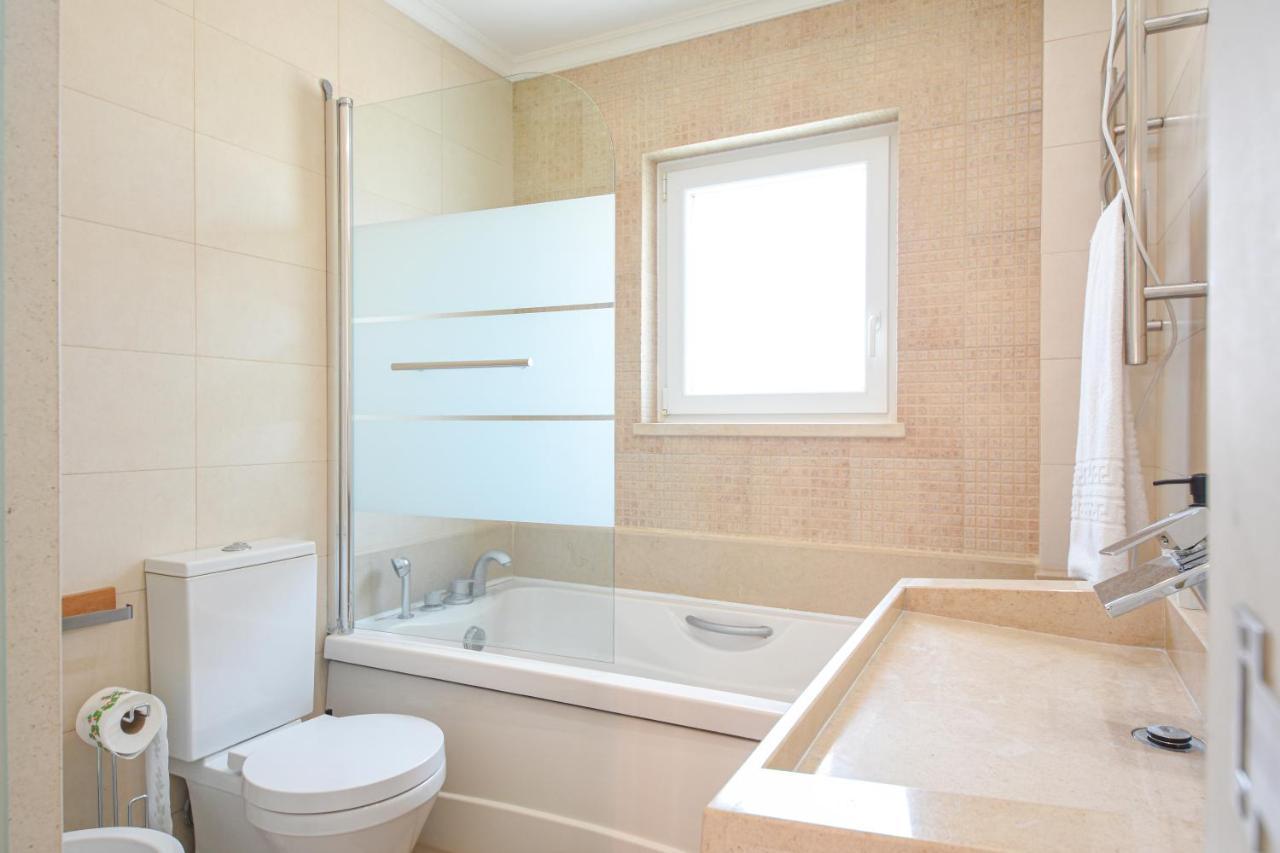 Aroeira Villa With Heated Pool By Golf Course, Beach And Lisbon エクステリア 写真