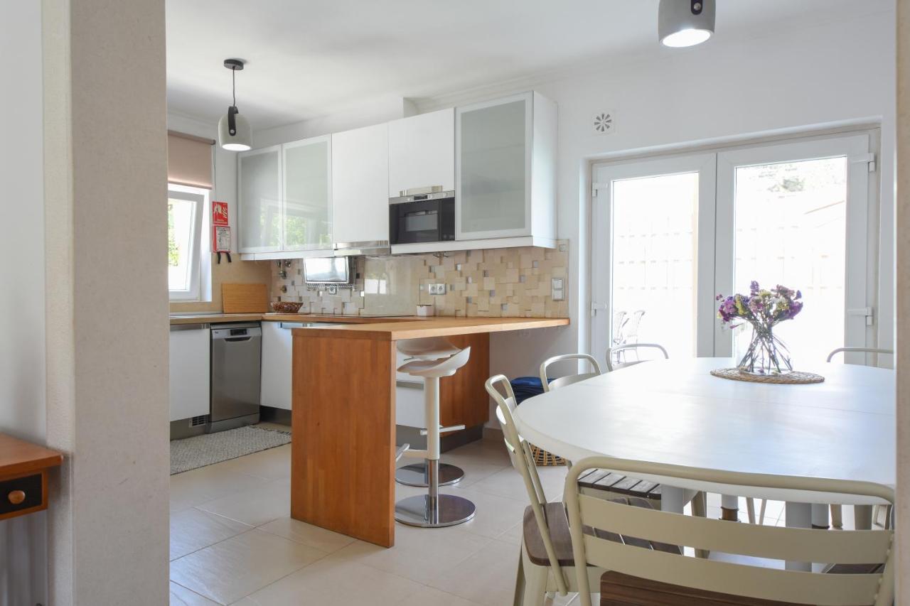 Aroeira Villa With Heated Pool By Golf Course, Beach And Lisbon エクステリア 写真