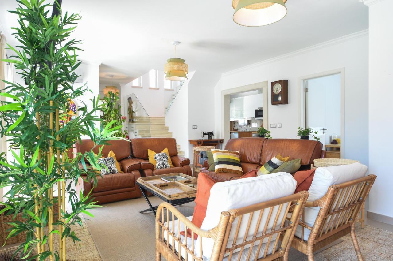 Aroeira Villa With Heated Pool By Golf Course, Beach And Lisbon エクステリア 写真